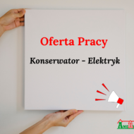 Plakat przedstawia ofertę pracy dla stanowiska: Konserwator - Elektryk. Na białym tle widnieje czerwony napis "Oferta Pracy", a poniżej czarną czcionką napisano "Konserwator - Elektryk". W prawym dolnym rogu jest ilustracja megafonu, symbolizująca ogłoszenie. W dolnym prawym rogu znajduje się logo z napisem "Ameryka", z elementami przypominającymi domki.